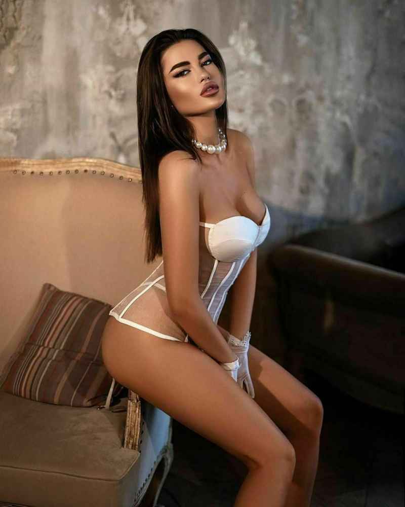 Lauren - local girl