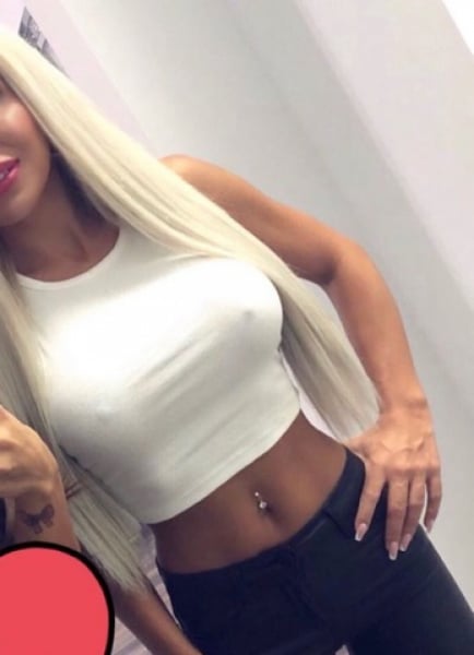 Eva - open minded