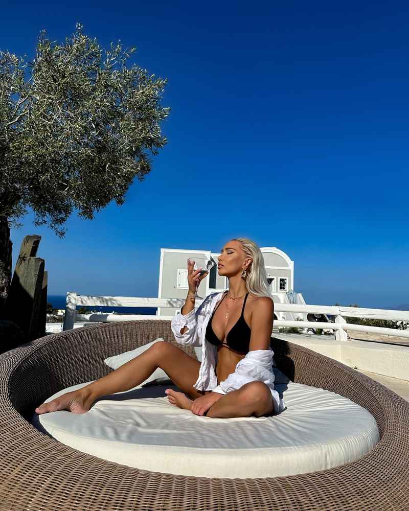 Stephanie - mature companion