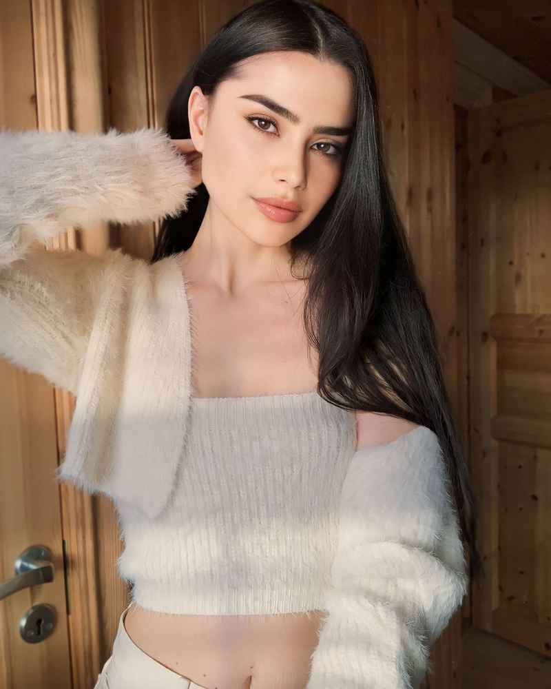 Celeste - outcall available