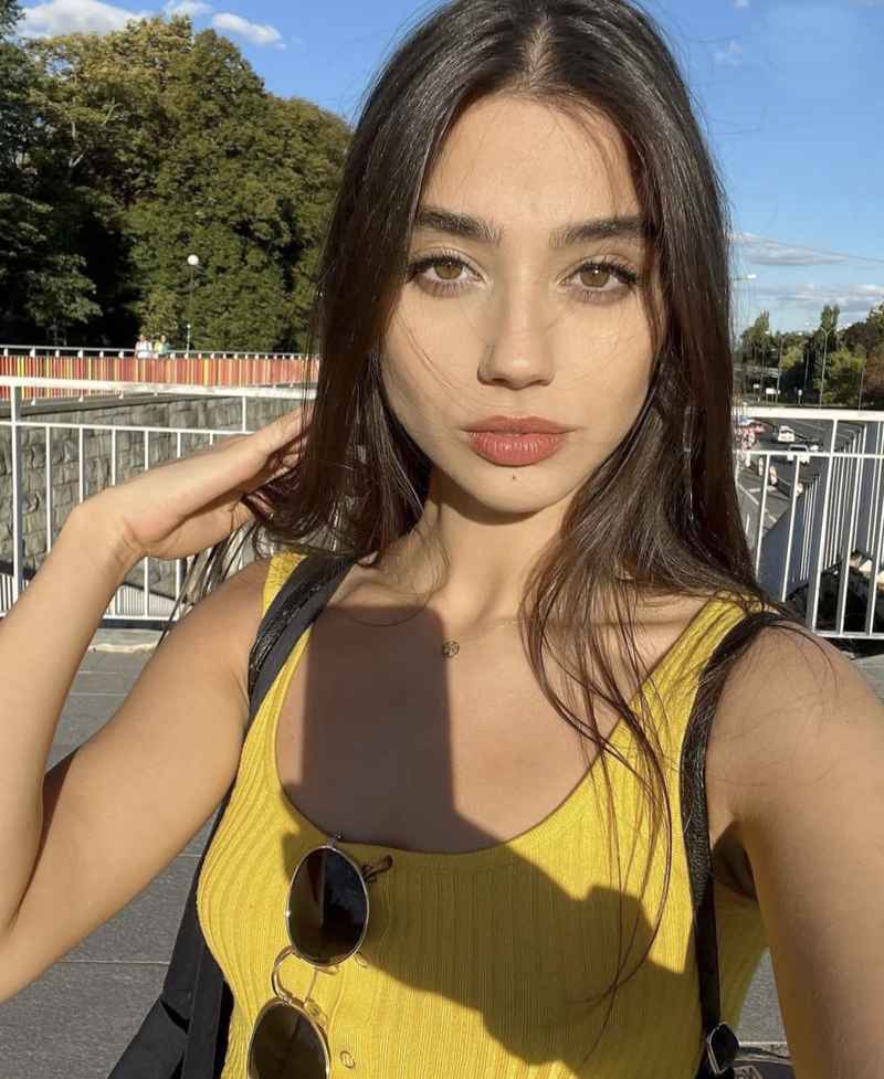 Zelie - open minded
