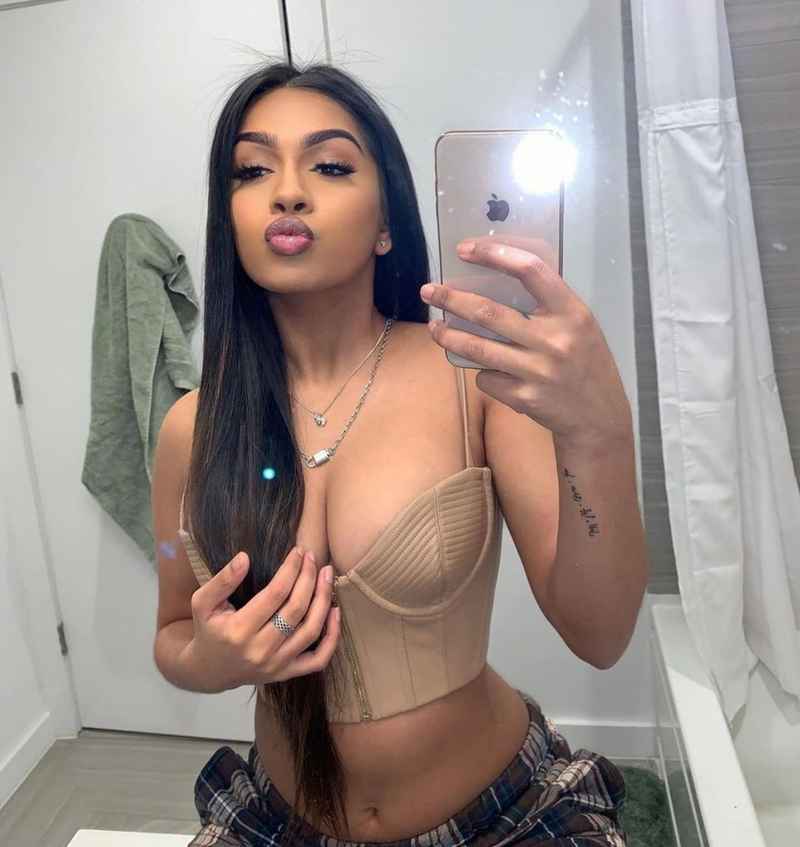 Andrea - petite