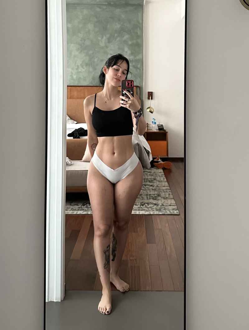 Noemie - outcall available