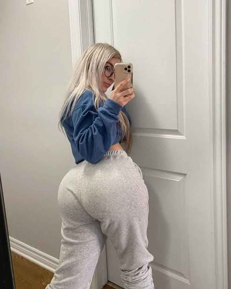 Lola - open minded