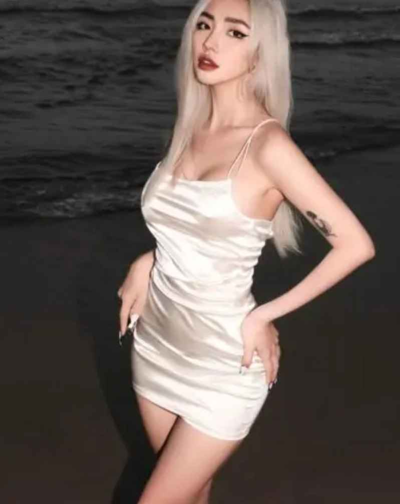 Gloria - independent companion