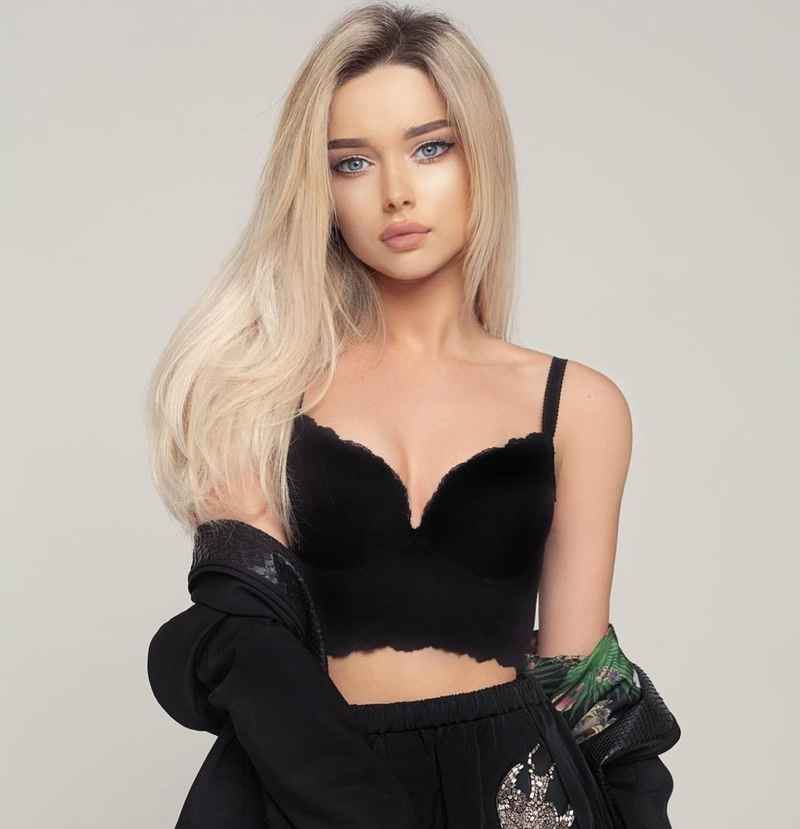 Makayla - party girl