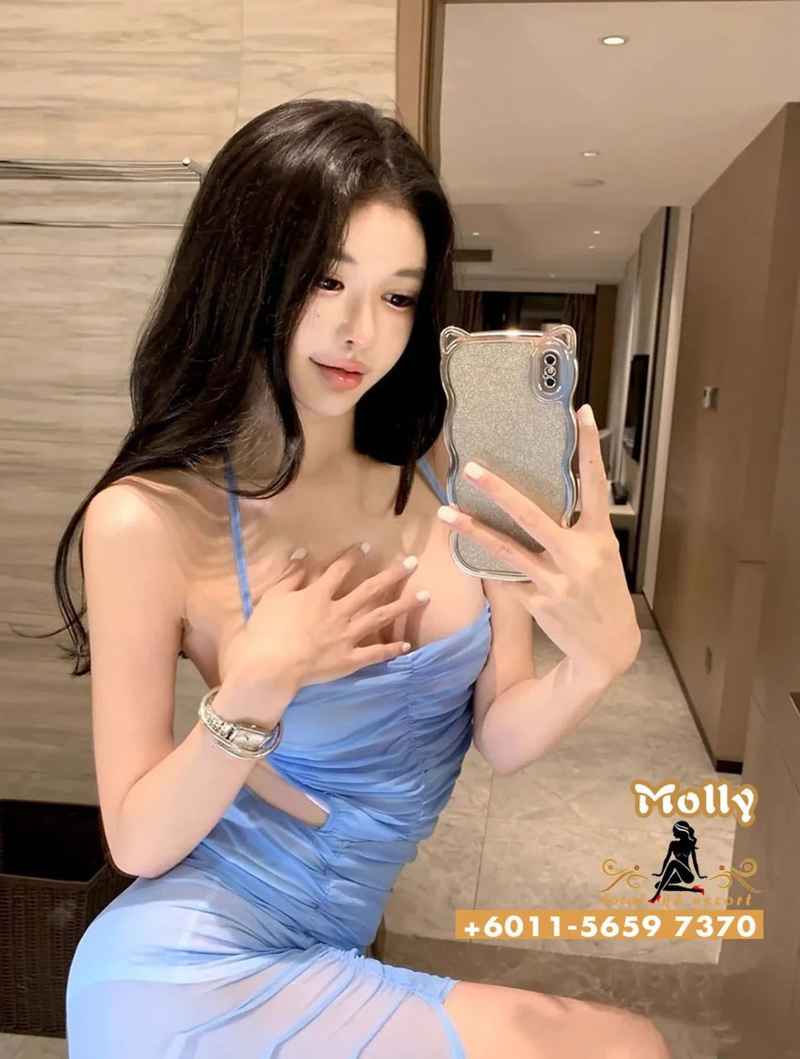 Jamie - curvy