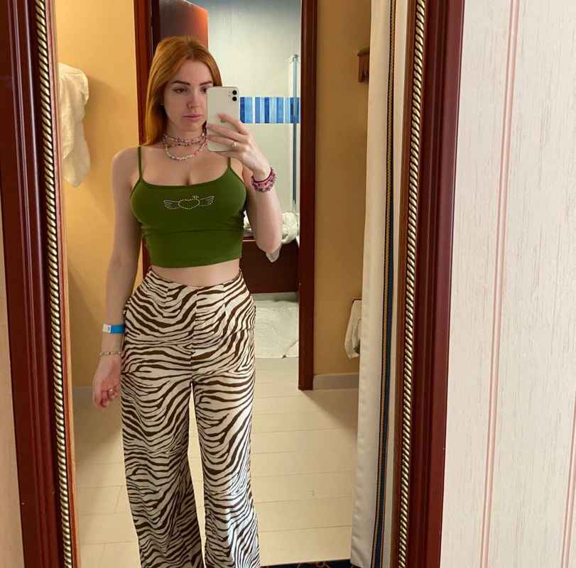 Mary - party girl