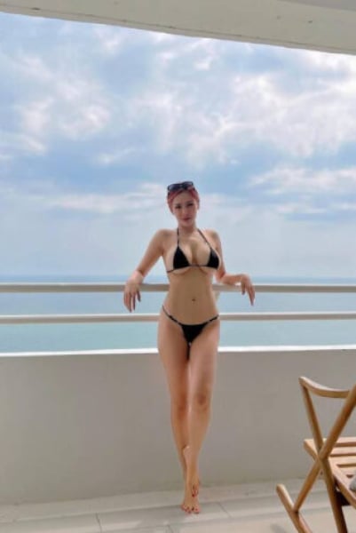 Odette - outcall available