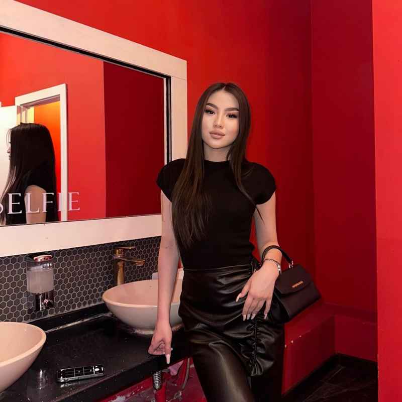 Elizabeth - independent companion
