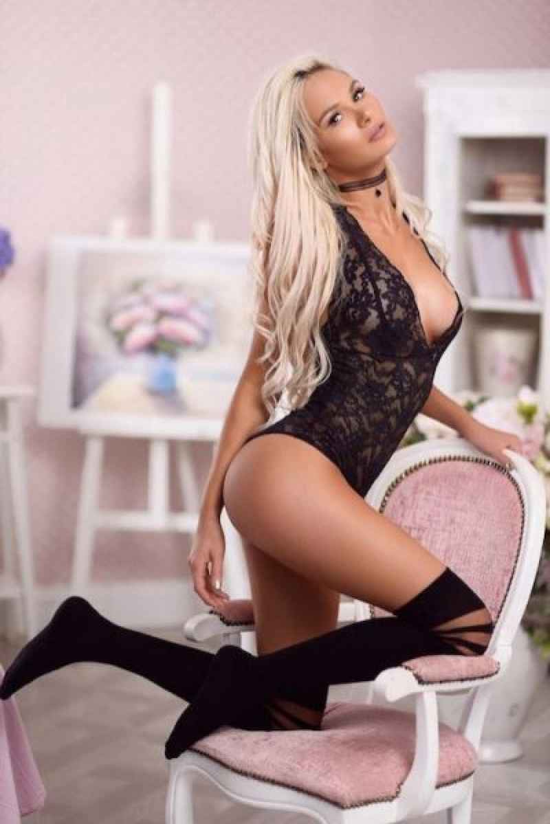 Margaux - discreet meetings