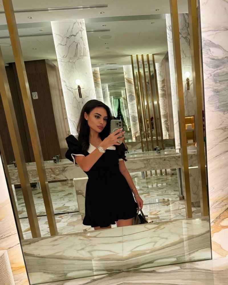 Kylie - curvy