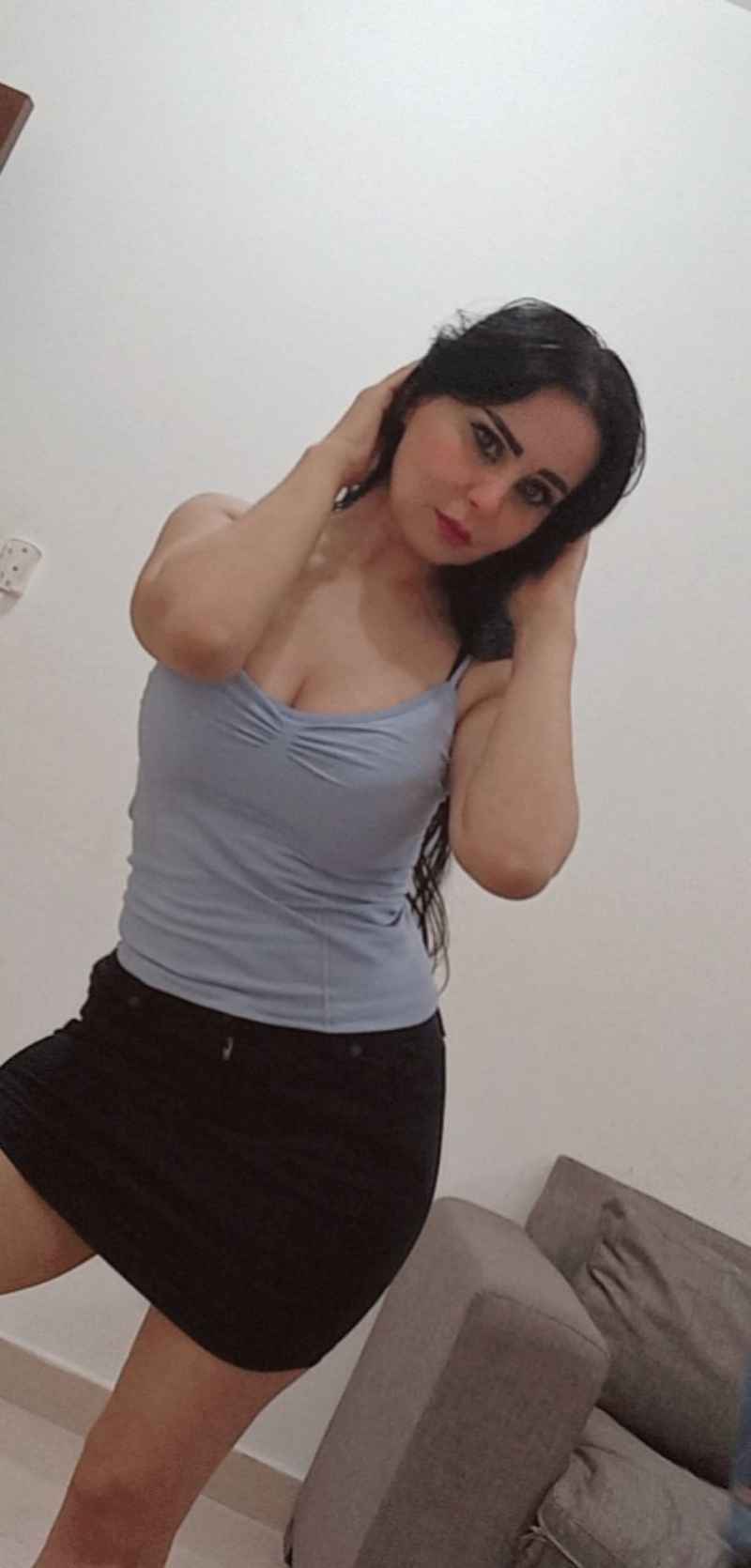 Claudette - open minded