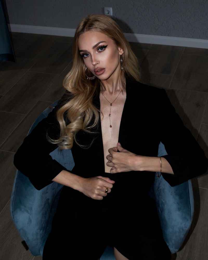 Violette - outcall available