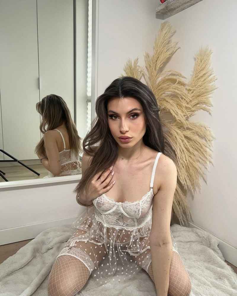Ava - GFE