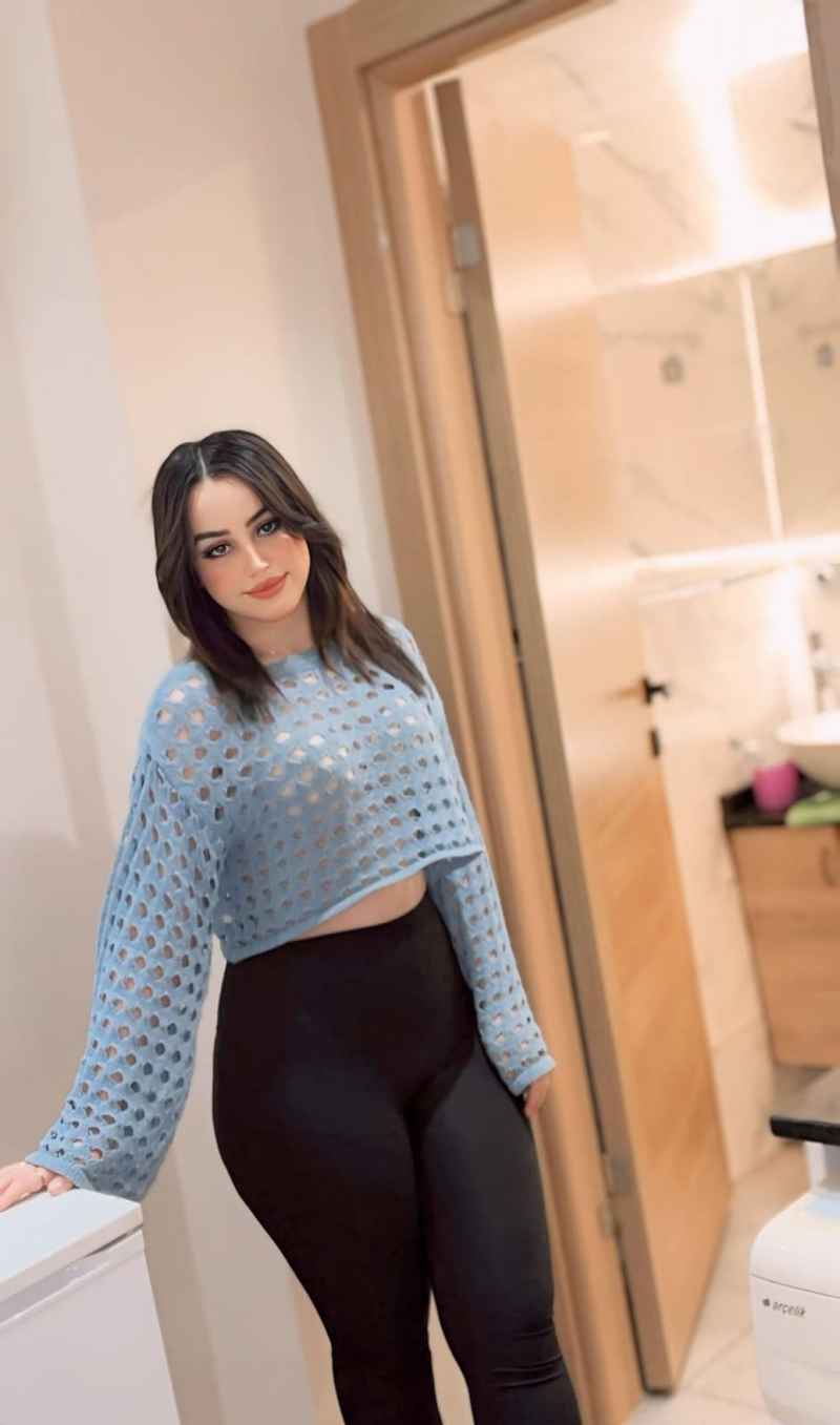 Jade - brunette