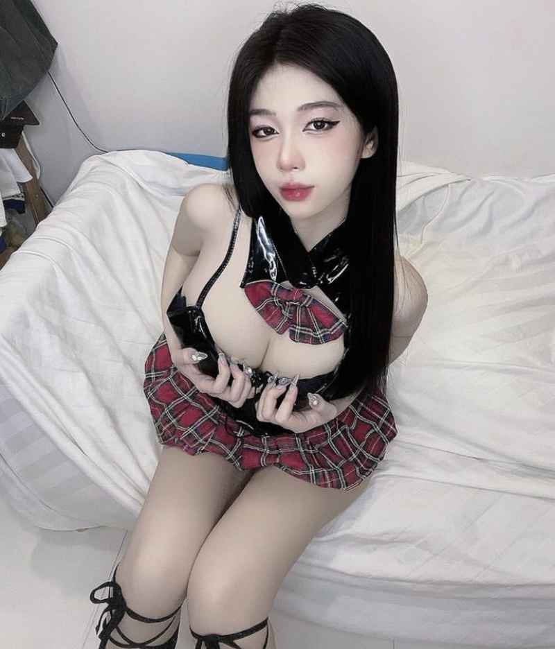 April - new in town