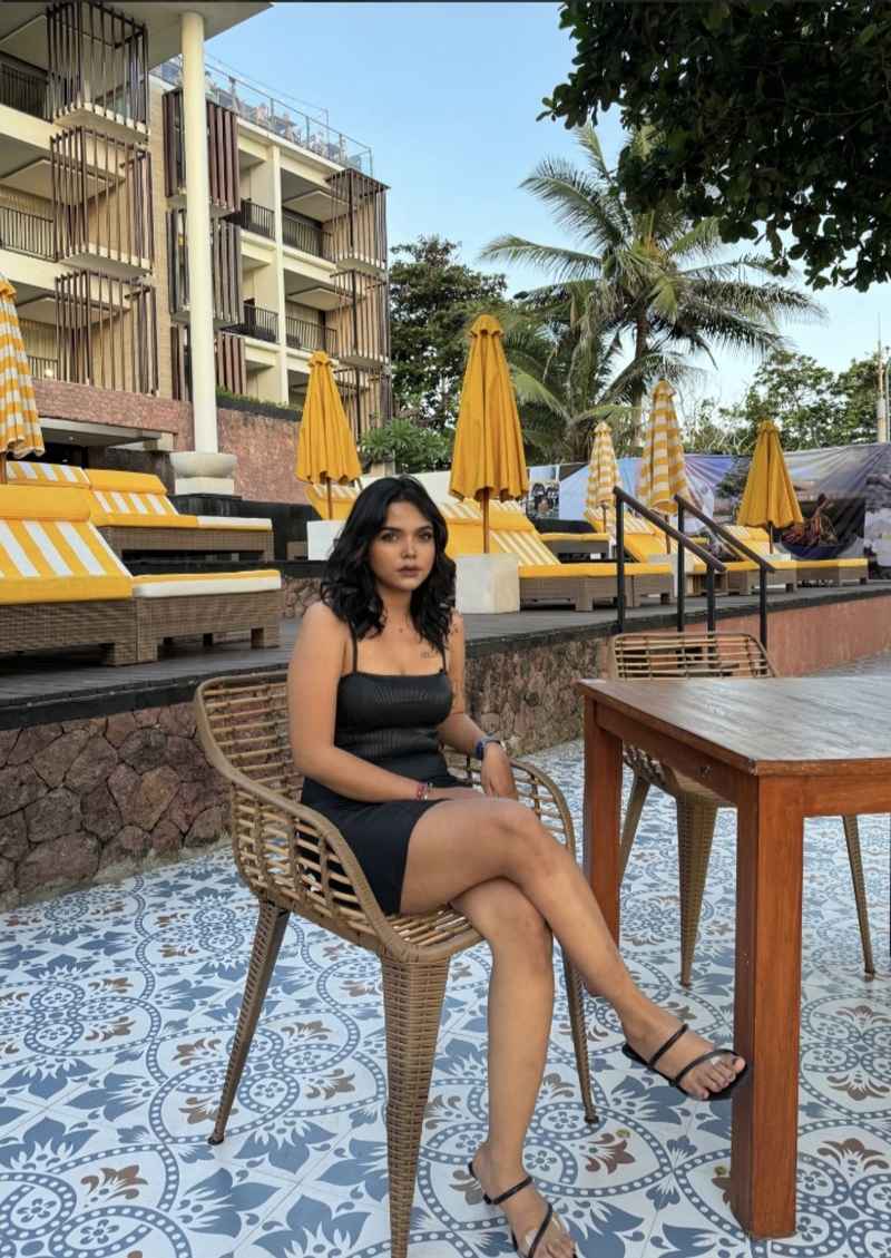Elaine - outcall available