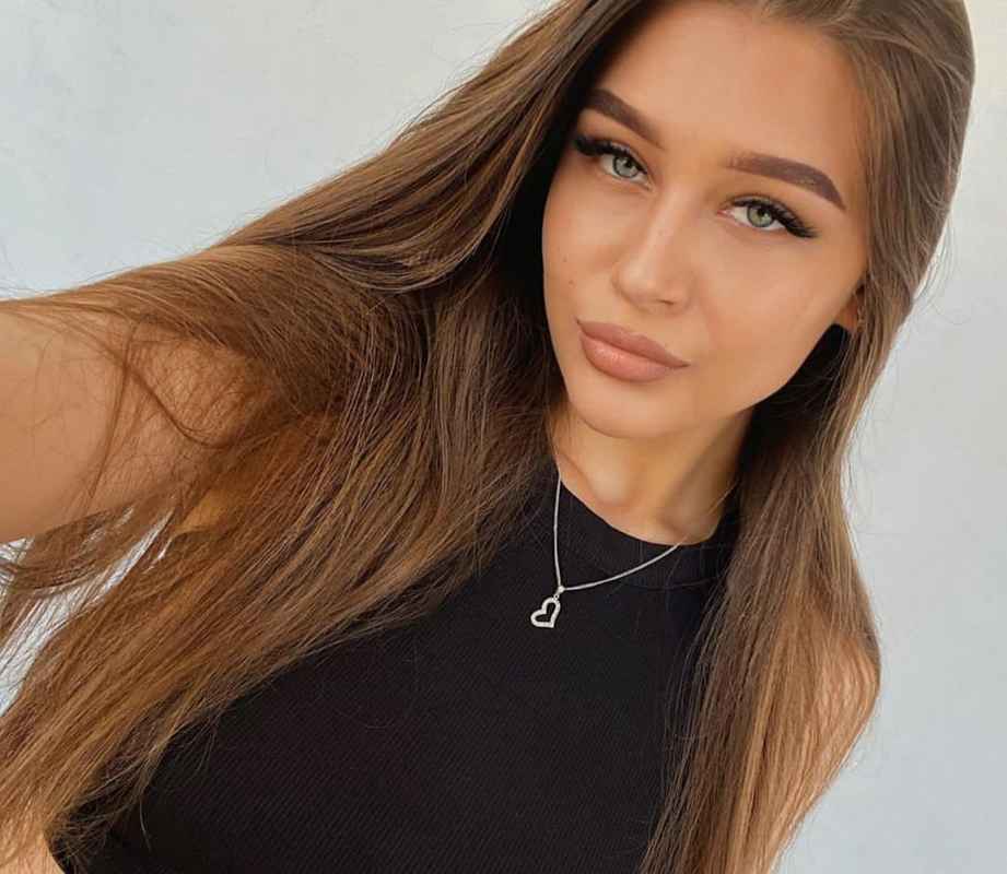 Dominique - open minded