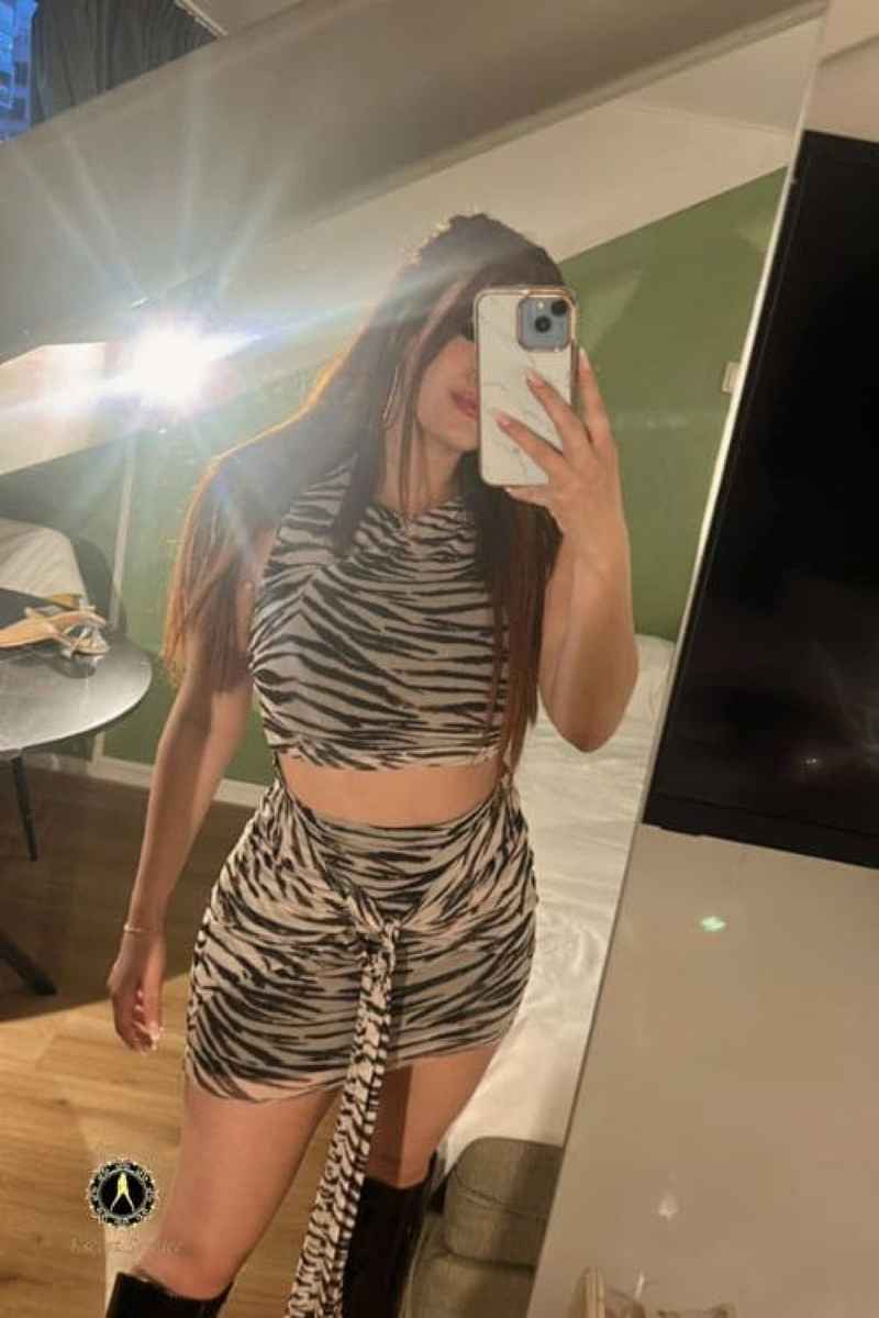 Abigail - curvy