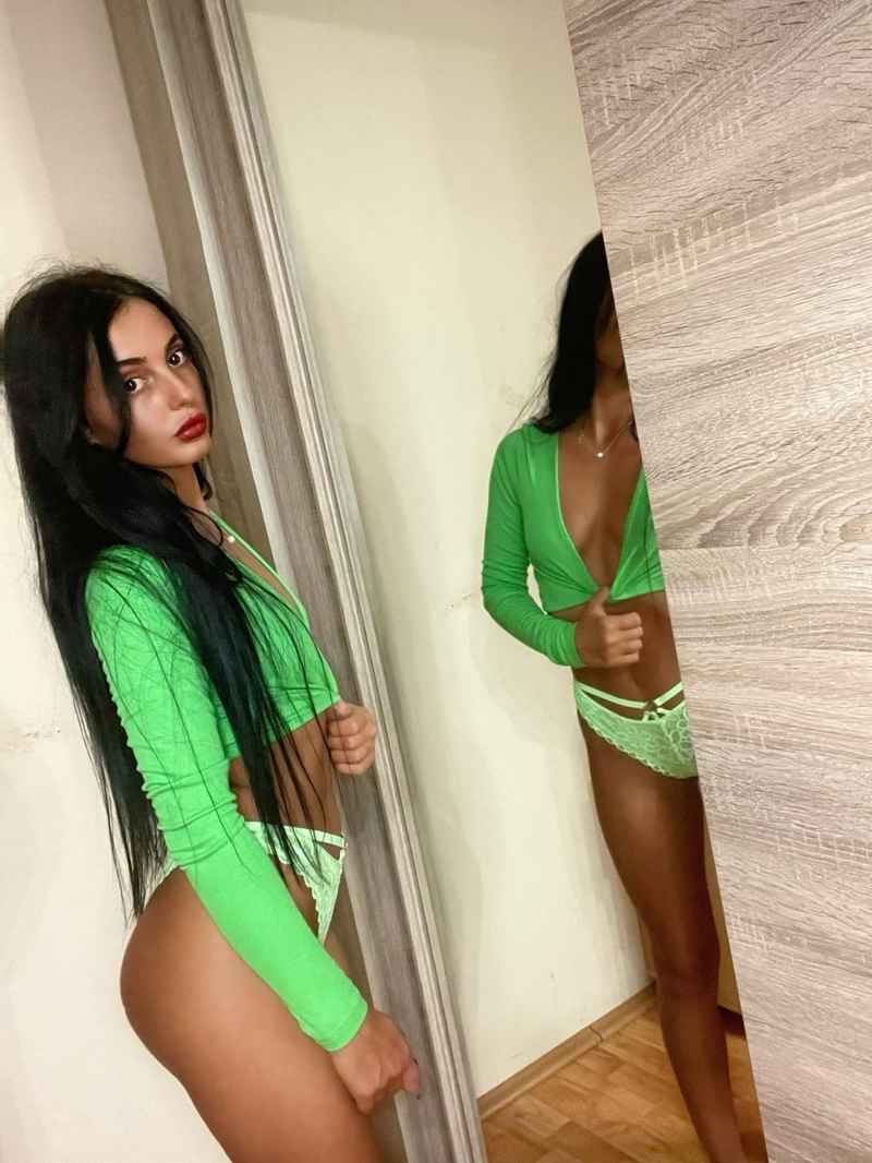 Veronique - new in town