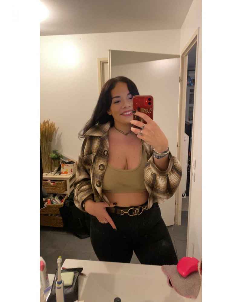 Gemma - brunette