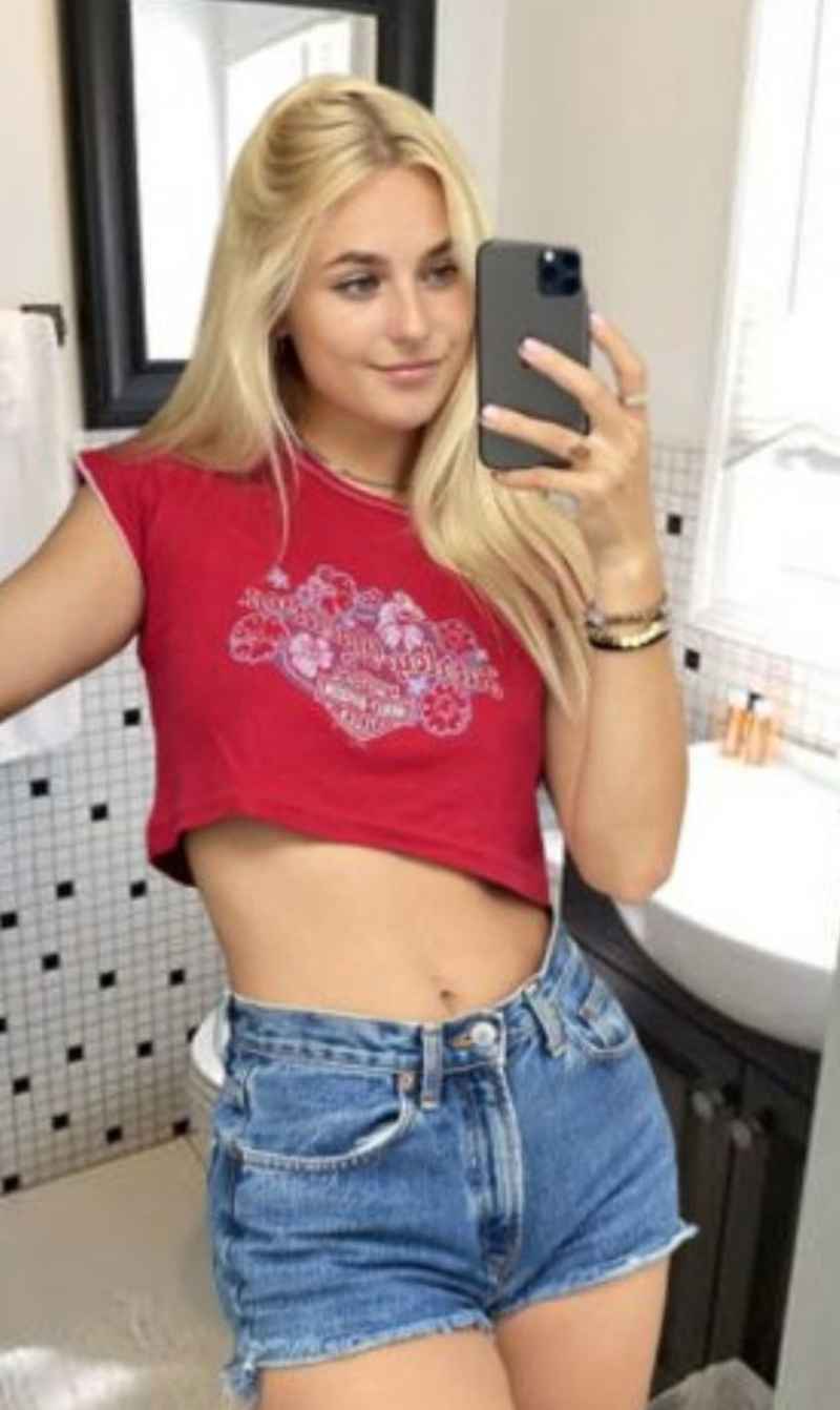 Sandra - new in town