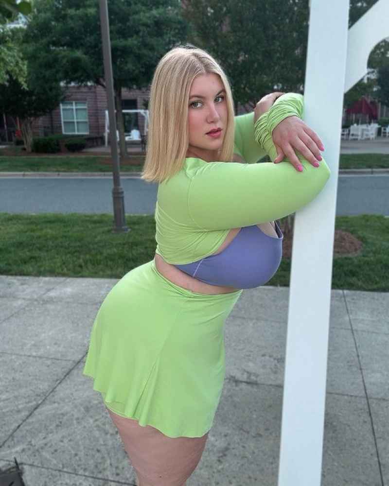 Antoinette - mature companion