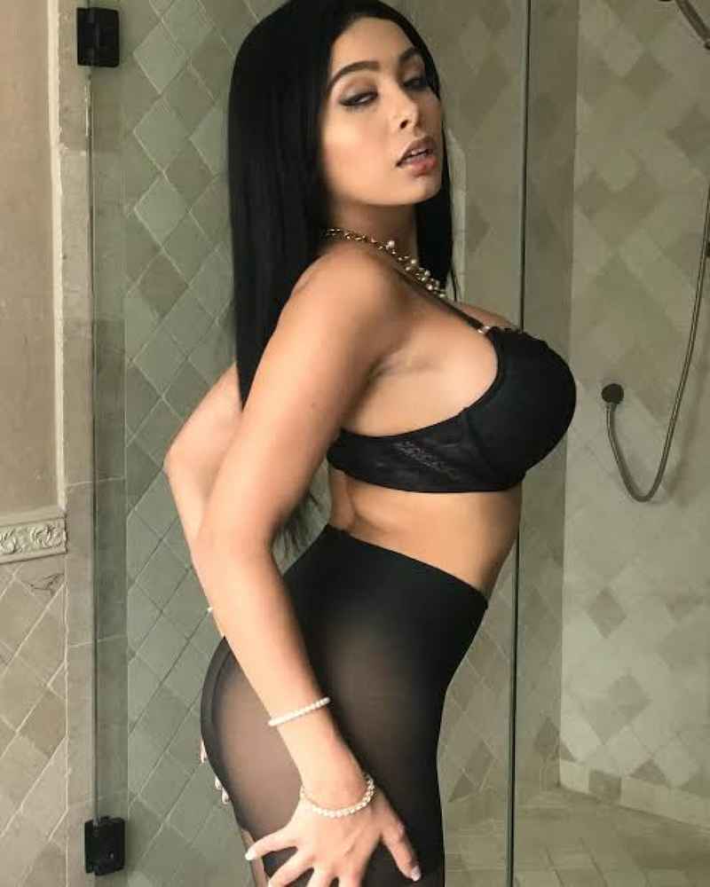 Angela - blonde