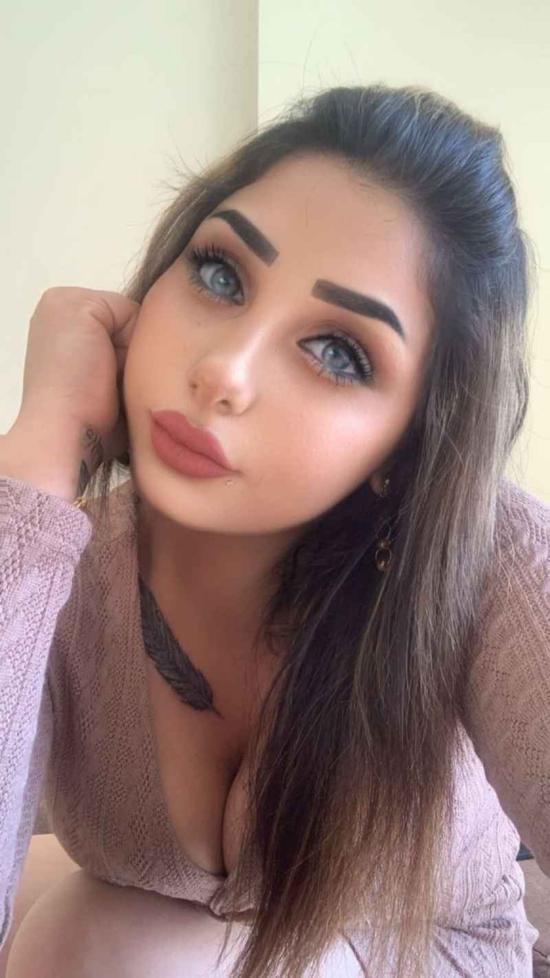 Ava - petite
