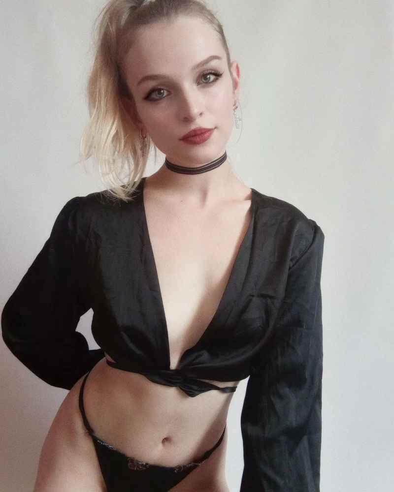 Mia - GFE