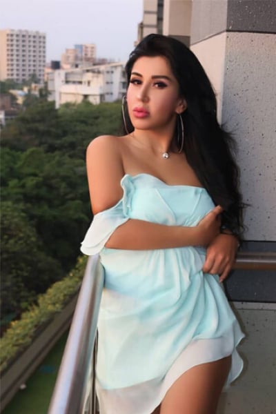 Lauren - new in town