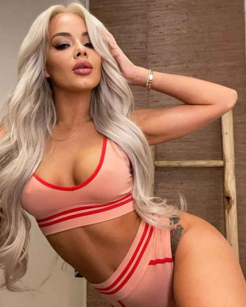 Veronique - open minded