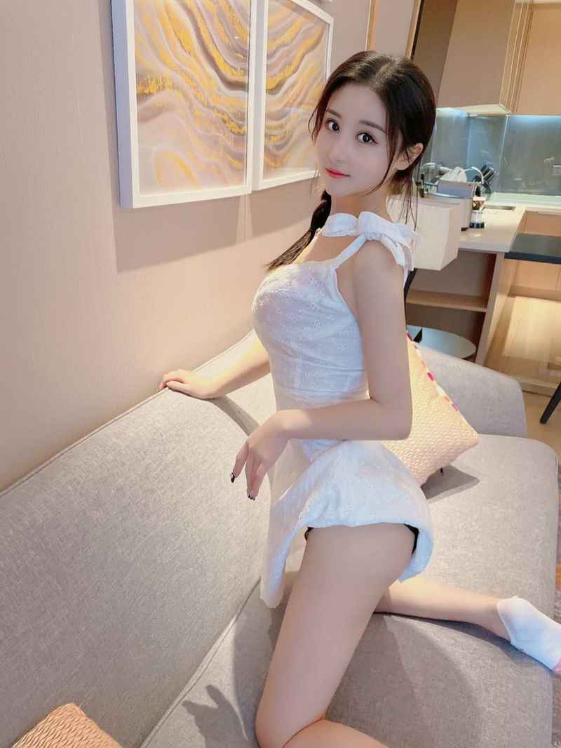 Alix - open minded