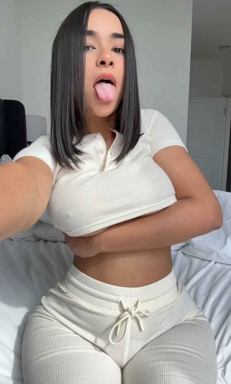 Suzanne - curvy
