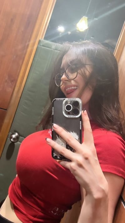 Gloria - brunette