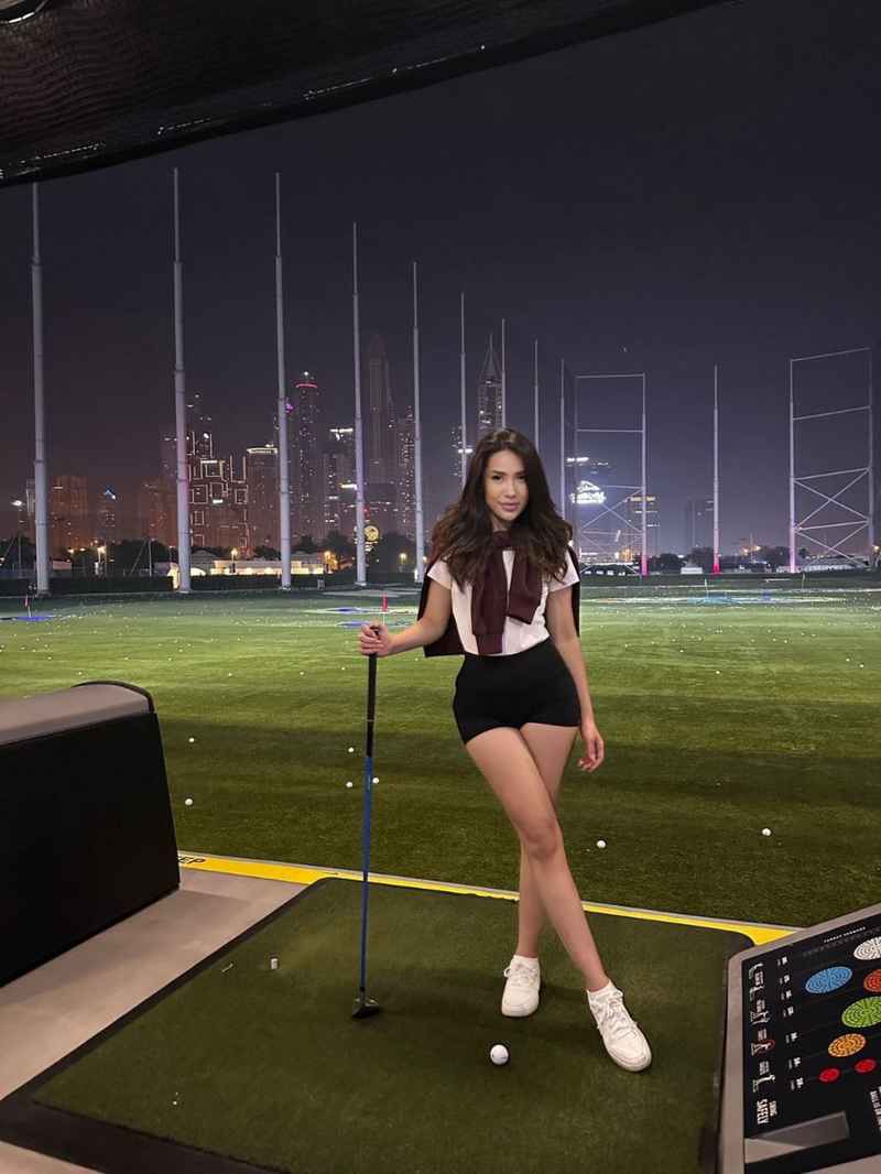 Tina - curvy