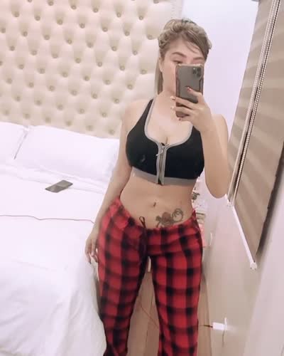 Gillian - mature companion