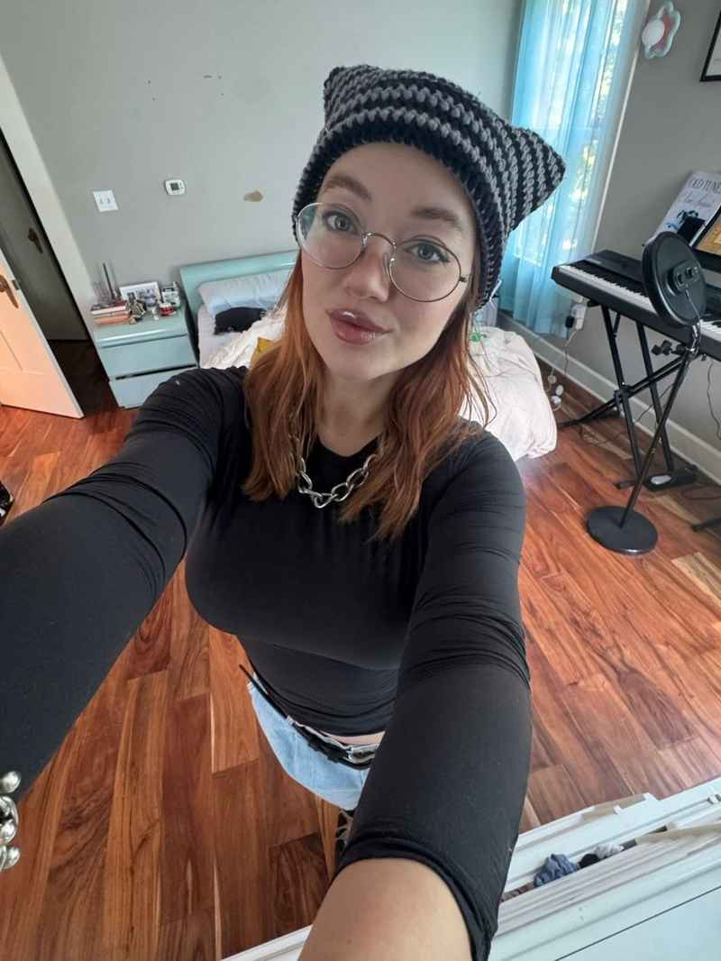 Cynthia - curvy