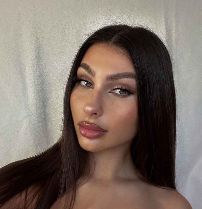 Sienna - local girl